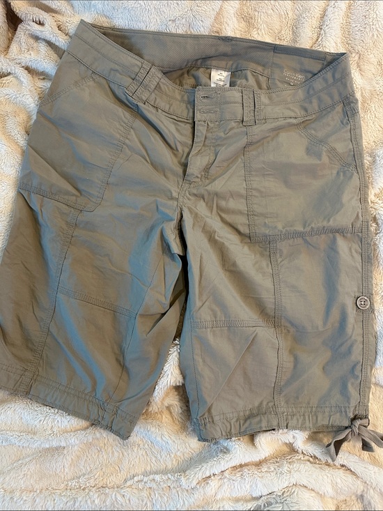 Calvin Klein Pants - Columbia Woman’s cargo shorts
